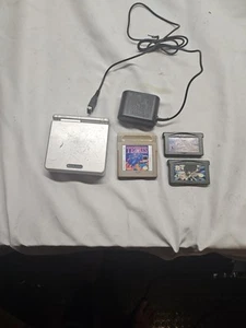 Nintendo Game Boy Advance SP - Silver With 3 Games Yugioh, Tetris Barbie Charger - Picture 1 of 5