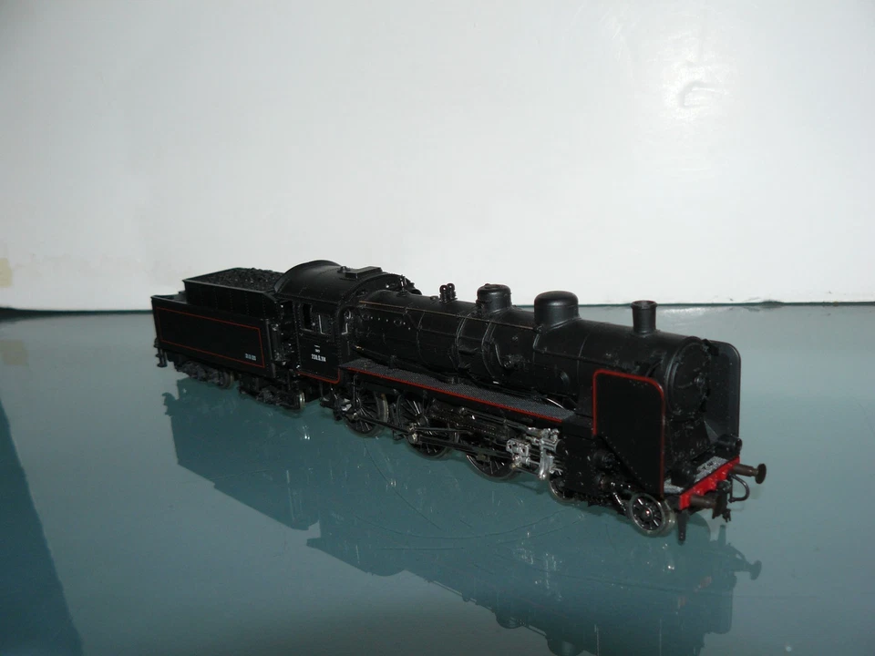 Locomotive Roco 230G HO 1/87 éclairage AV AR - Photo 1/4