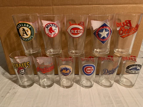MLB Assorted Teams 16oz Pint Budweiser Glass Mug Cup Brand New Cover