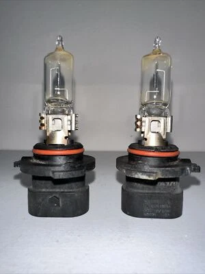 Bombilla SLVANIA HB3A genuina instalada para Jeep Grand Cherokee y Chrysler X2 Foto 1 de 2