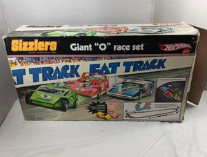Hot Wheels Sizzlers Giant "O" race set - Picture 1 of 11
