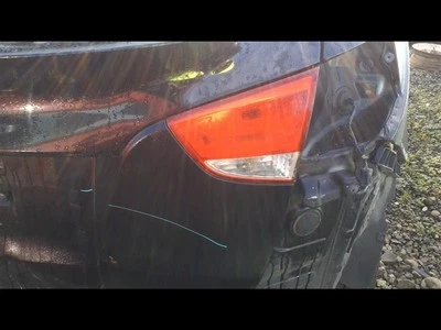 Conjunto de luz trasera derecha usado se adapta a: Hyundai Tucson 2014 montado en puerta grado derecho Foto 1 de 4