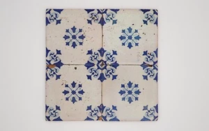 Set di quattro piastrelle portoghesi floreali blu e bianco del XIX secolo - Foto 1 di 12