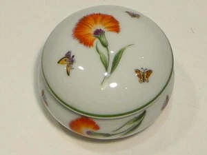 TIFFANY & CO TIFFANY GARDEN ROUND TRINKET RING PORCELAIN LIDDED BOX LIMOGES - Picture 1 of 6