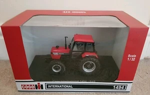UH CASE/IH 1494 4WD TRACTOR 1/32 SCALE - Picture 1 of 2