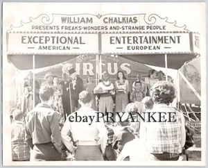 Original WILLIAM CHALKIAS Vintage CIRCUS SIDE SHOW Photo FREAKS & WONDERS Banner - Picture 1 of 1