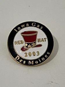Iowa Gas 2003 Pin Back Red Hat Oil Co. - Des Moines, Iowa - Foto 1 di 3
