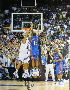 FOTO FIRMATA CON CORNICE MARIO CHALMERS 2008 KANSAS JAYHAWKS BASKETBALL NCAA CHAMPS - Foto 1 di 16
