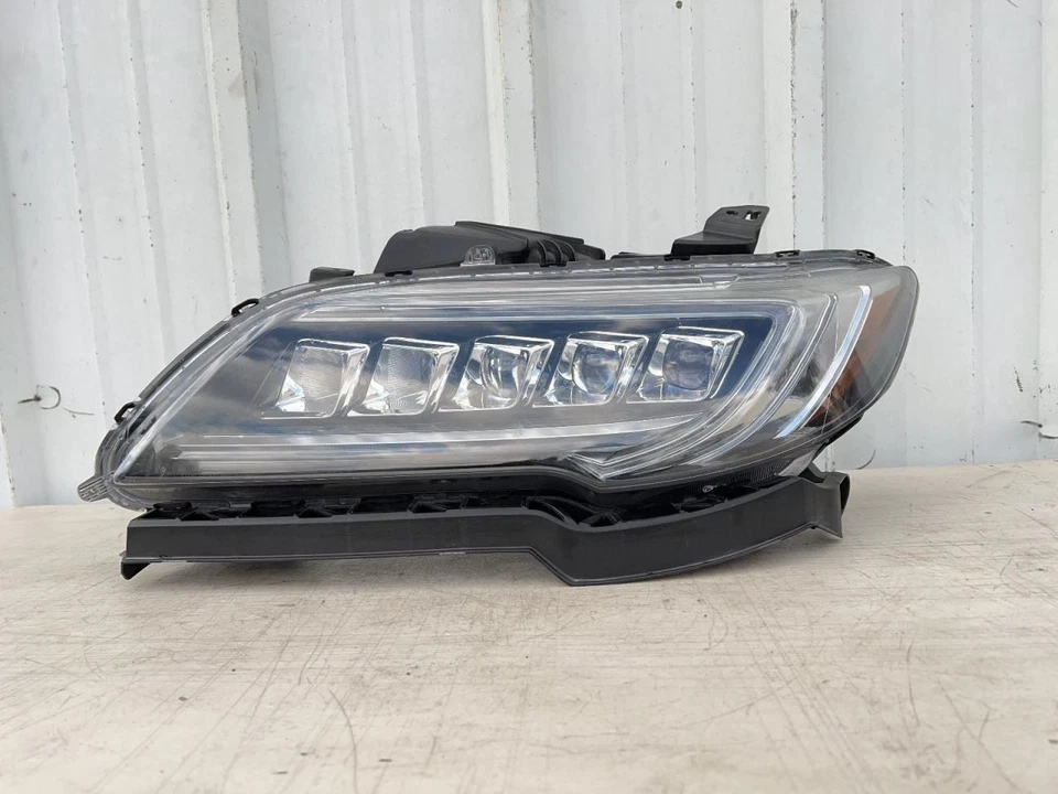 Faro izquierdo Acura RDX 2016-2018 3,5 L AWD 89 K -base- 63060 Foto 1 de 4