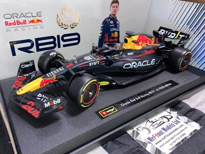 1:18 Bburago 18003V Max Verstappen Oracle Red Bull Racing RB19 #1 Abu Dhabi 2023 - Image 1 of 4