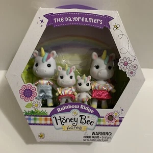 Neu HONEY BEE ACRES 4 Figuren The Daydreamers Einhorn Familie beflockt - Bild 1 von 11