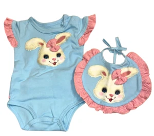Body bebé conejito de Pascua y babero a juego talla 3 a 6 meses - Imagen 1 de 4
