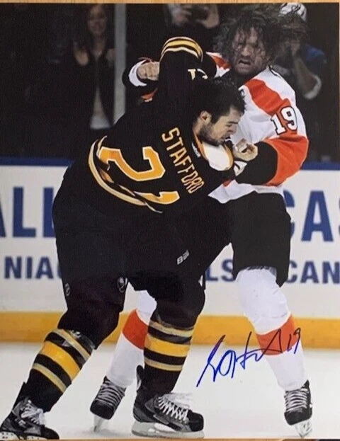 FOTO DE LUCHA 8x10 firmada autografiada por Scott Hartnell Philadelphia Flyers Foto 1 de 1