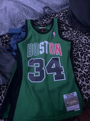 Camiseta deportiva de baloncesto Mitchell & Ness pequeña para hombre de los Boston Celtics #34 Pierce Foto 1 de 4