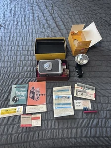 Cámara de Película Kodak Brownie 8MM Automática F/2.3 Caja Original y Manual Funciona - Imagen 1 de 23