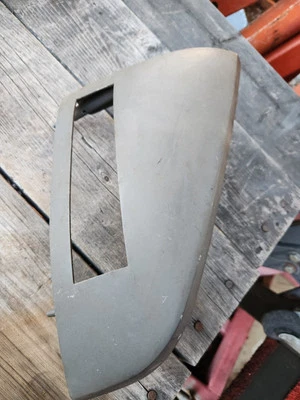 Extensión de cuarto trasero derecho Pontiac Grand Prix 1974-77 NOS Foto 1 de 4