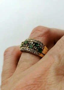 Anello in oro giallo con zirconi e smeraldi seconda mano - Foto 1 di 12