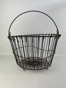 Vintage Clam Oyster Basket Metal Wire Egg Fruit Garden Nautical - Picture 1 of 11