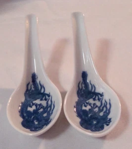 2 CHINESE BLUE DRAGON PORCELAIN SOUP SPOONS VINTAGE 1960 MADE IN JAPAN - Picture 1 of 2