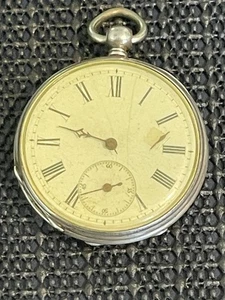 Antike Schlüsselaufzug Taschenuhr verziert silberfarbene Gehäuseteile/Reparatur - Bild 1 von 16