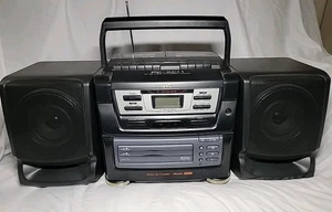 JVC PC-XC11 3 dischi CD Changer radio AM-FM lettore cassette Boombox Hyper Bass - Foto 1 di 6
