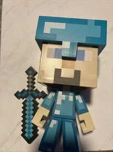 Minecraft Steve 6" Vinyl Videospiel Actionfigur Spielzeug Diamantrüstung & Schwertkerbe - Bild 1 von 2
