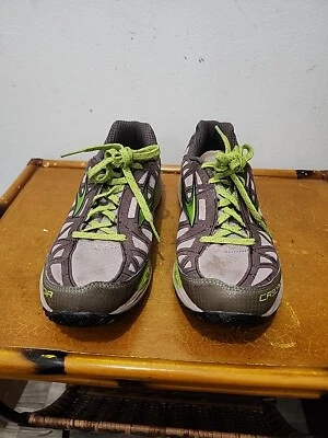 Zapatilla deportiva Brooks Cascadia 8 verde para mujer talla US 10,5 Foto 1 de 4