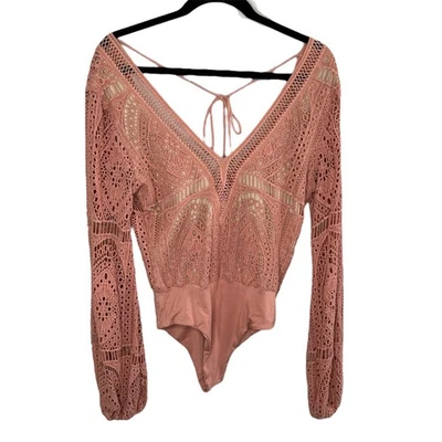 Botín pirata Jens para mujer pequeño rosa tejido a ganchillo bohemio festival body Foto 1 de 4