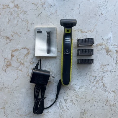 Recortadora eléctrica híbrida recargable Philips Norelco One Blade QP2520 en seco y húmedo Foto 1 de 4