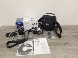 Cámara digital Olympus OM-D E-M5 sin espejo + Kit de lentes de 12-50 mm + Bolsa Lowepro - Imagen 1 de 24