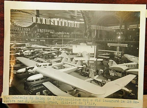 VU GENERALE DU SALON DE L'AERONAUTIQUE  Photo originale G. DEVRED (Agence ROL) - Picture 1 of 2