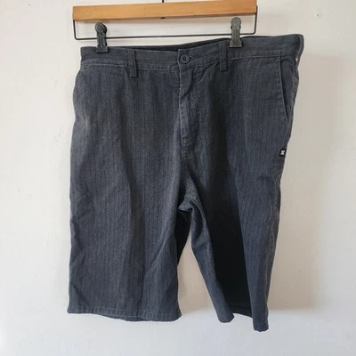 Pantalones Cortos de Skate DC Skateboard Y2K De Colección Para Hombre Talla 33 Gris Foto 1 de 4