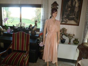 Jolie Chemise De Nuit Longue Vintage En Dentelle Rose, Taille 40/42, Ref L32