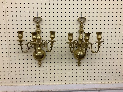 Par de apliques de pared vintage Virginia Metalcrafters HARVIN (EE. UU.) LATÓN 3 brazos vela Foto 1 de 4