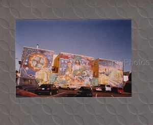 Original VINTAGE Fundfoto Bilder von Autos und Wandbildern um 1400 - Bild 1 von 1