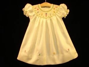 Ciao Bebe NUEVO Bordado a Mano Bishop Vestido ahumado Bebé Niña Amarillo Claro 6M - Imagen 1 de 7