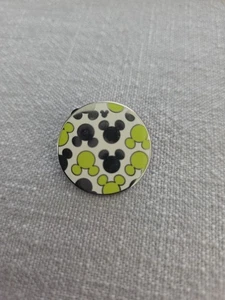 Disney Hidden Mickey Brights Watches Silver and Green Pin - Picture 1 of 2