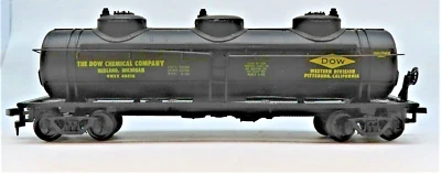 LIONEL 5-8416 DOW TANK CAR HO SCALE - Image 1 of 3