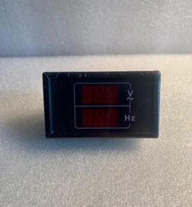 240-LTPDVF-500-VOLT-FREQUENZ Zeigt Volt und Frequenz gleichzeitig an - Bild 1 von 2