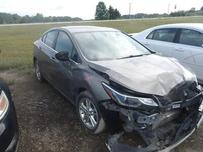 Brazo de control inferior delantero derecho usado delantero se adapta a: Chevrolet Cruze VIN B 2017 Foto 1 de 4