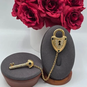 Nolan Miller Lock and Key Pin Brooch Rhinestone Gold Tone Chain Vintage Estate - Picture 1 of 9