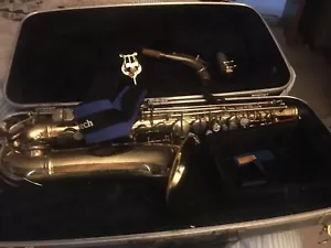 Conn Alto Saxophone #E05192 Used in very good condition with hard case, strap - Picture 1 of 1