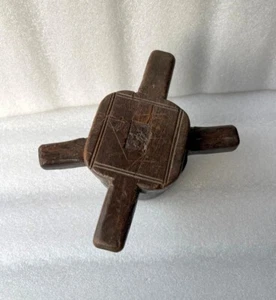 Vintage Wooden Fruit Juicer Old Original Wood Hand Carved Juicer Old Kitchenware - Picture 1 of 8