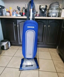 Oreck Aviator Lightweight Upright Vacuum Cleaner - Tested - Picture 1 of 6