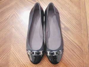 easy spirit low heel pumps