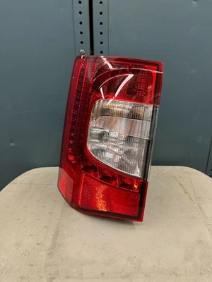 NUEVO Conjunto de lámpara trasera izquierda Mopar OEM 5182531AE 13-16 Chrysler Town & Country Foto 1 de 4