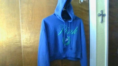 Victoria's Secret розовый каждый день флис укороченный толстовка с капюшоном размер S темно-синий/зеленый логотип венок - Изображение 1 из 4