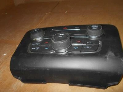 Chrysler 300 2016 controles de temperatura ~ Foto 1 de 4