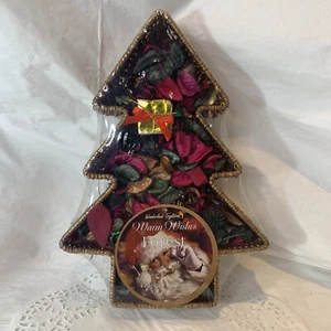 Vintage Wonderland Traditions Wicker Christmas Tree Basket With Potpourri NEW - Picture 1 of 11