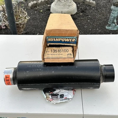 New Vintage Flowmaster Hushpower 13516100 3 1/2” Inlet Outlet 22” Muffler - Image 1 of 4